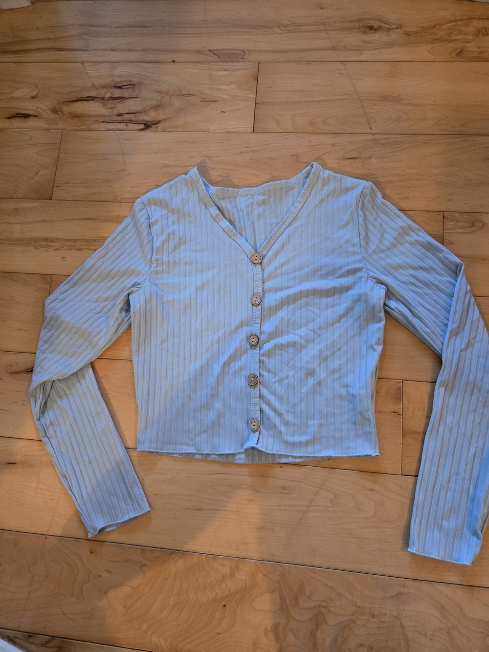 SHEIN Light Blue Ribbed V-Neck Button Crop Top